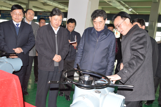 省委常委組織部長(zhǎng)鄧向陽(yáng)等一行來(lái)藍(lán)德集團(tuán)